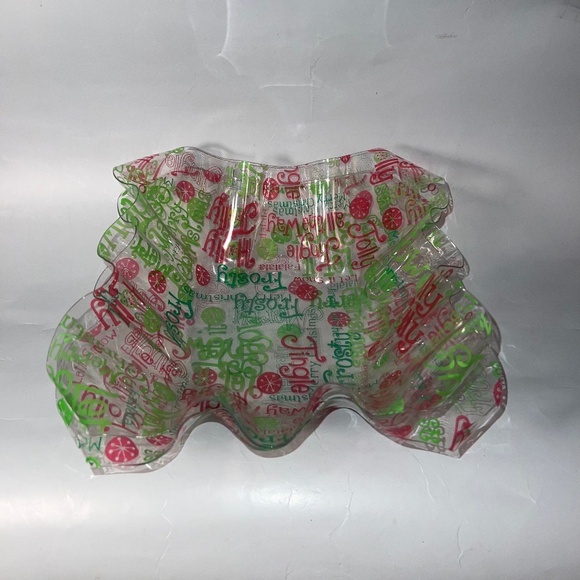 Pier 1 Other - Pier1 Set of 2 Curved Christmas Bowls